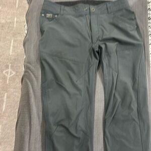 Mens Kuhl brand Silencr pant, size 34W, 32L